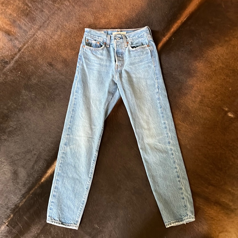 Levi’s Wedgie, 24